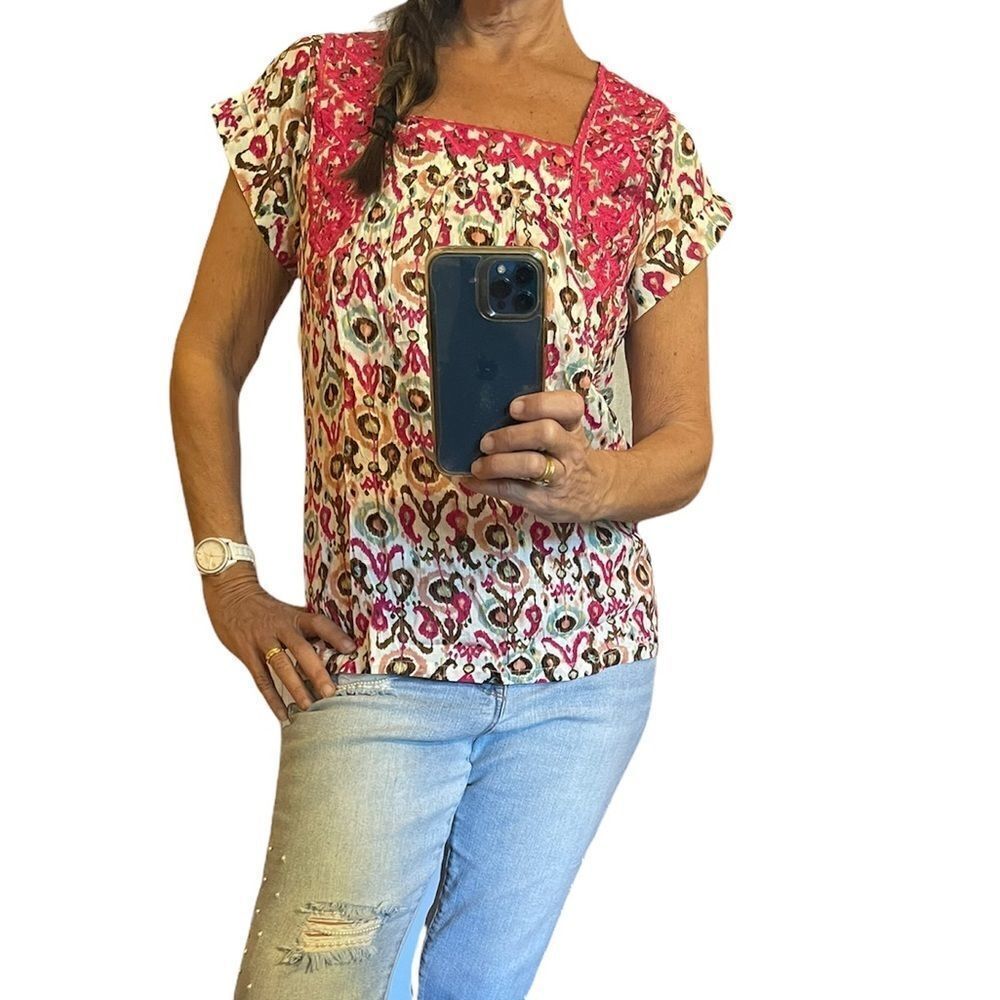 3/$25 SOLITAIRE Print Embroidered Lightweight Short Sleeves Top.Size S